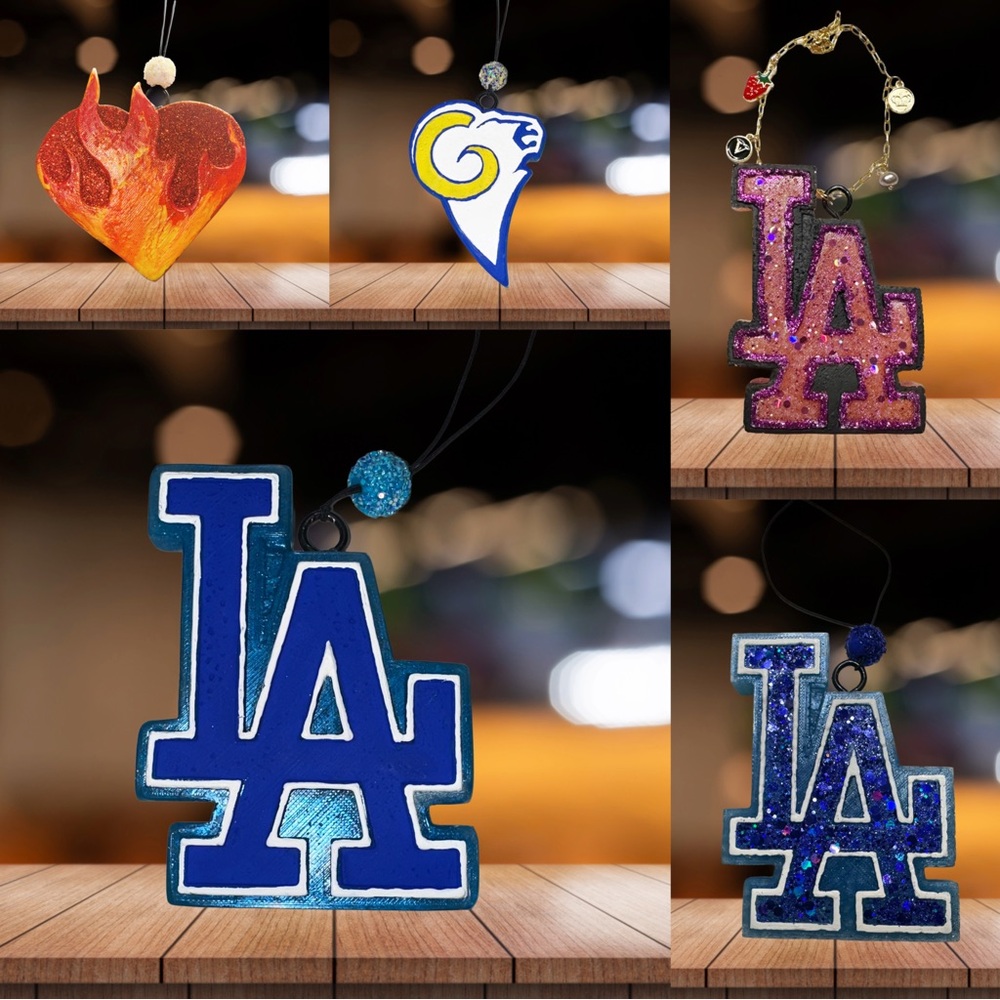 LA Dodgers Logo Hanging Air Freshener - Picture 4 of 5